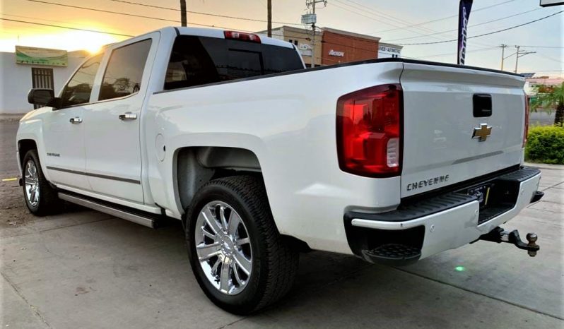 Chevrolet Cheyenne High Country 2018 lleno