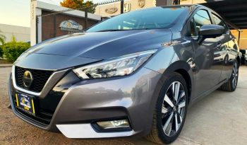 Nissan Versa Platinum 2021 lleno