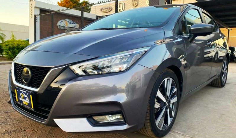 Nissan Versa Platinum 2021 lleno