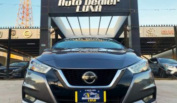 Nissan Versa Platinum 2021 lleno