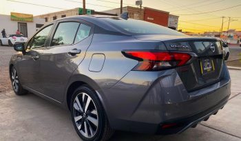 Nissan Versa Platinum 2021 lleno