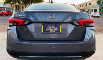 Nissan Versa Platinum 2021 lleno