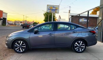 Nissan Versa Platinum 2021 lleno