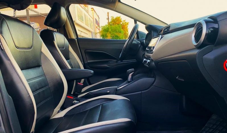 Nissan Versa Platinum 2021 lleno