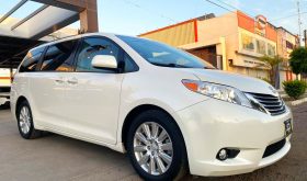 Toyota Sienna XLE 2017