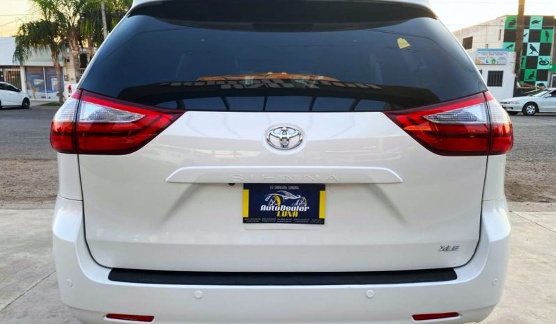 Toyota Sienna XLE 2017 lleno