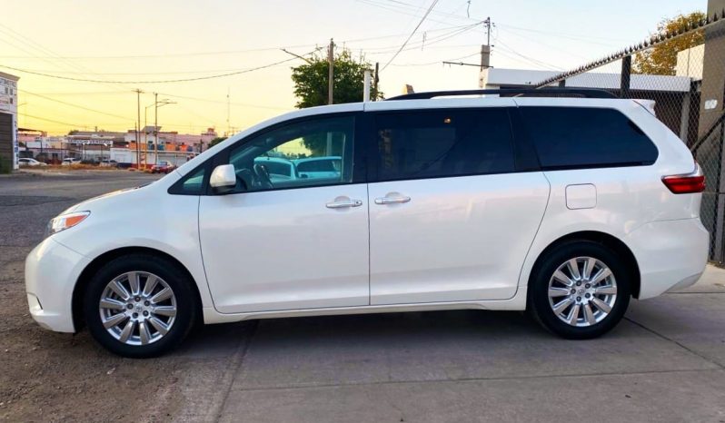 Toyota Sienna XLE 2017 lleno