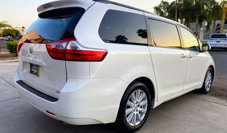 Toyota Sienna XLE 2017 lleno