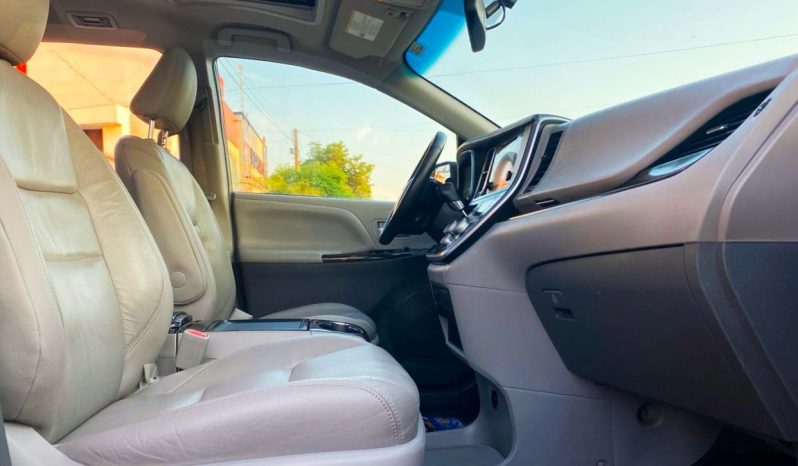 Toyota Sienna XLE 2017 lleno