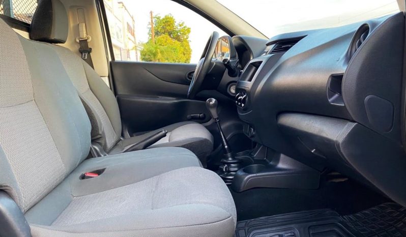Nissan NP 300 Chasis 2020 lleno