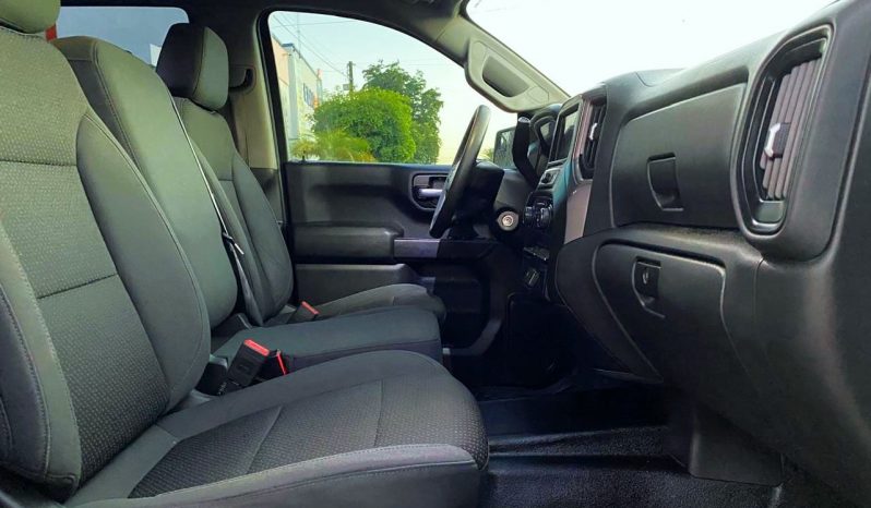 Chevrolet Silverado Crew Cab 4×4 2020 lleno