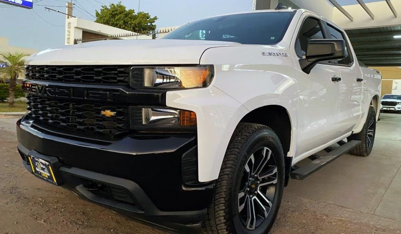 Chevrolet Silverado Crew Cab 4×4 2020 lleno