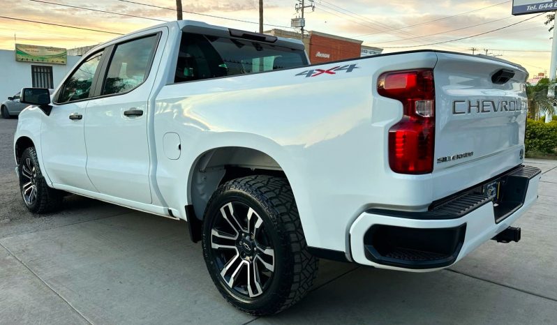 Chevrolet Silverado 4×4 2021 lleno