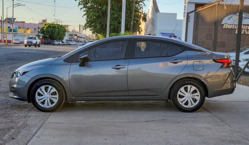 Nissan Versa Sense 2022 lleno
