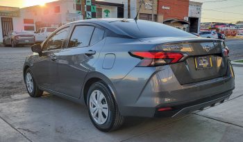 Nissan Versa Sense 2022 lleno