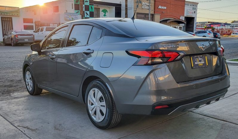 Nissan Versa Sense 2022 lleno