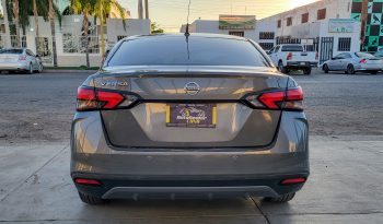 Nissan Versa Sense 2022 lleno