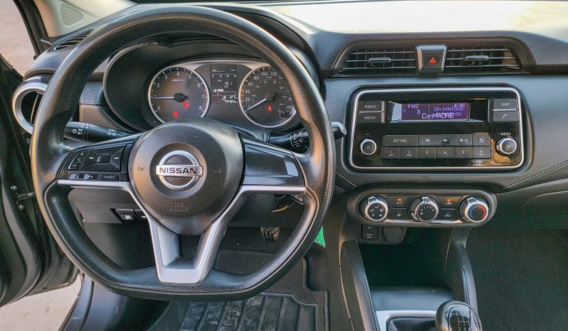 Nissan Versa Sense 2022 lleno