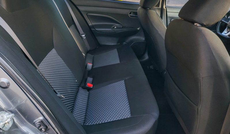 Nissan Versa Sense 2022 lleno