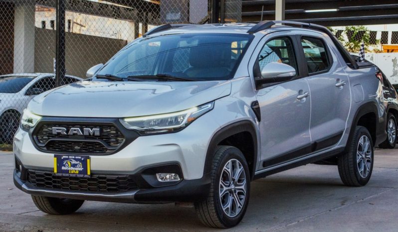 Dodge Ram 700 Laramie 2023 lleno