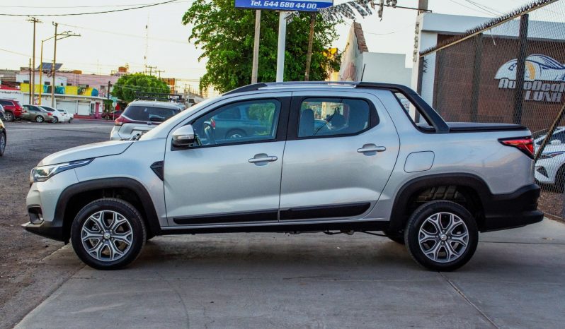 Dodge Ram 700 Laramie 2023 lleno