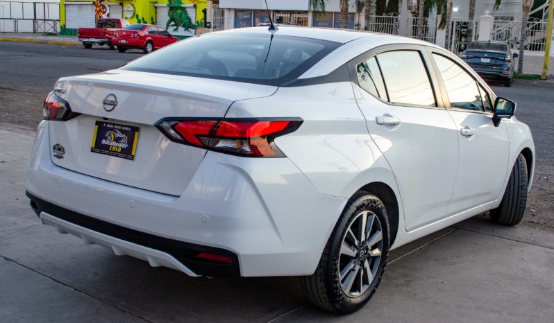 Nissan Versa Advance 2024 lleno