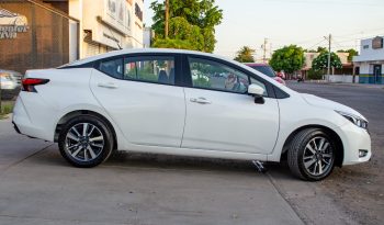 Nissan Versa Advance 2024 lleno