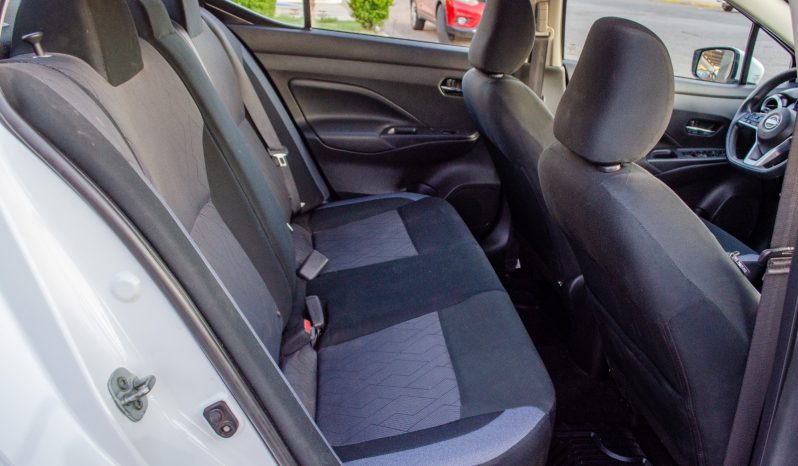 Nissan Versa Advance 2024 lleno