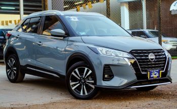 Nissan-Kicks-Advance-2023-Gris-1