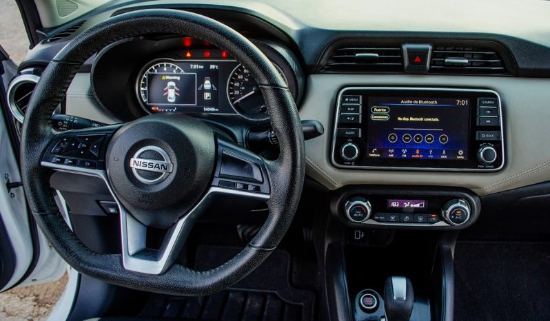 Nissan Versa Platinum 2020 lleno