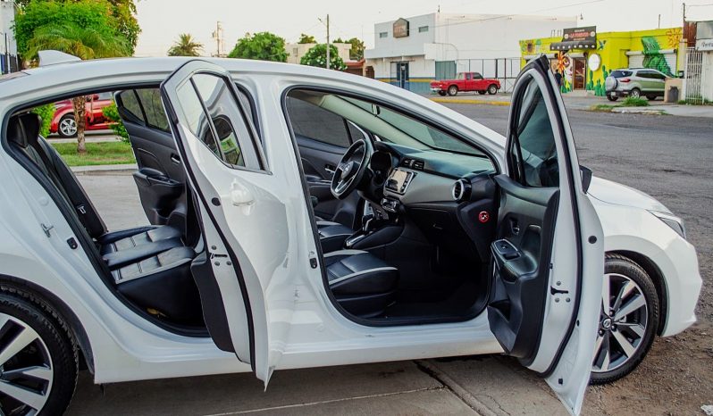 Nissan Versa Platinum 2020 lleno