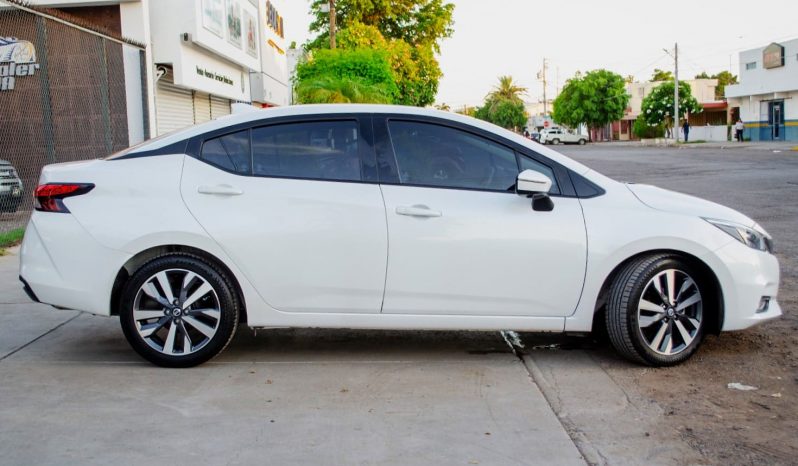 Nissan Versa Platinum 2020 lleno