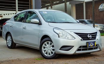 Nissan-Versa-Sense-Aut-2018-Plata-1
