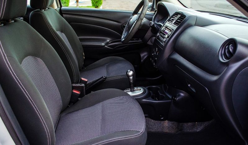 Nissan Versa Sense 2018 lleno