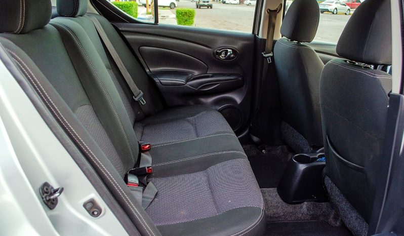 Nissan Versa Sense 2018 lleno