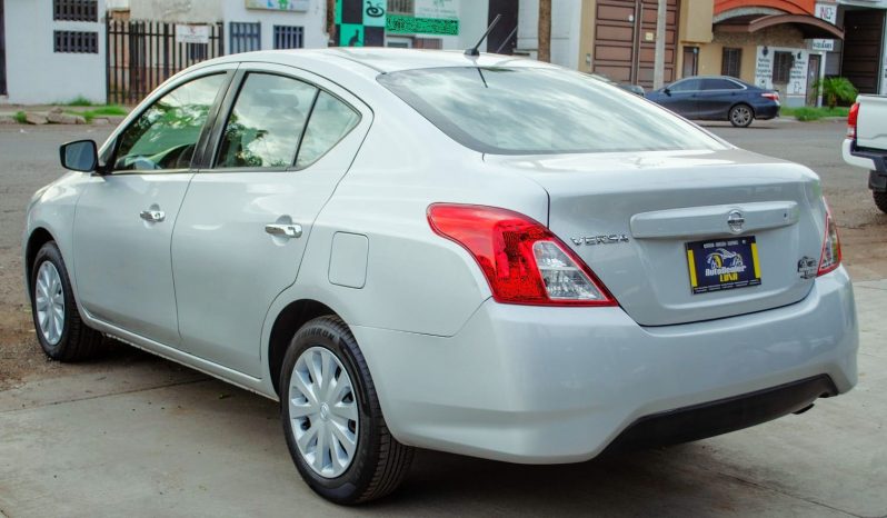 Nissan Versa Sense 2018 lleno