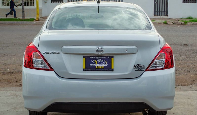 Nissan Versa Sense 2018 lleno