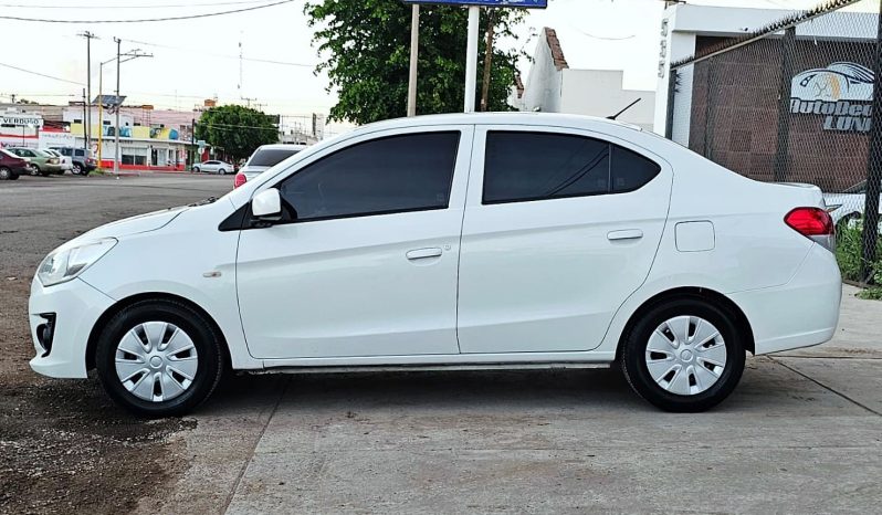 Dodge Attitude SE 2017 lleno