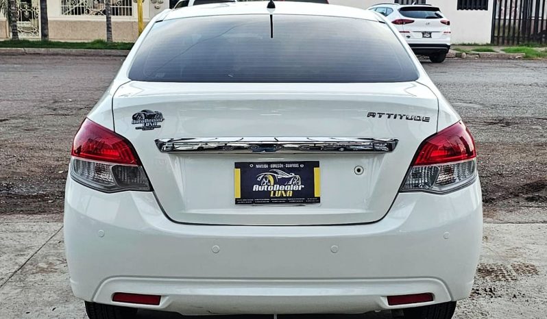 Dodge Attitude SE 2017 lleno