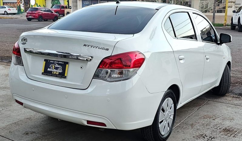 Dodge Attitude SE 2017 lleno