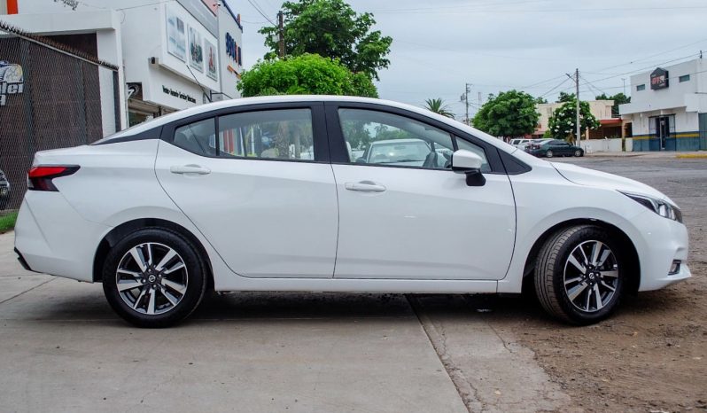 Nissan Versa Advance 2022 lleno