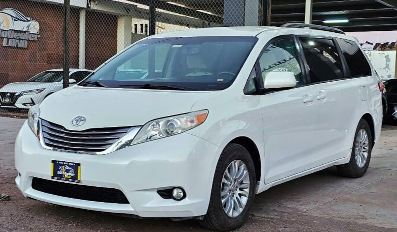 Toyota Sienna XLE 2017 lleno
