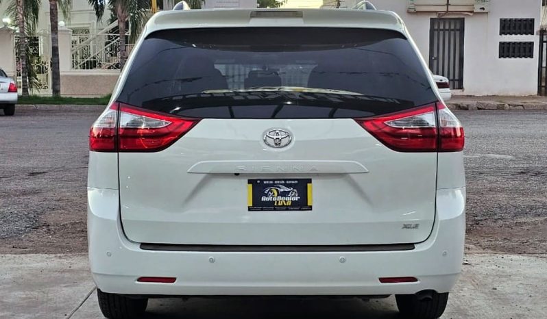 Toyota Sienna XLE 2017 lleno