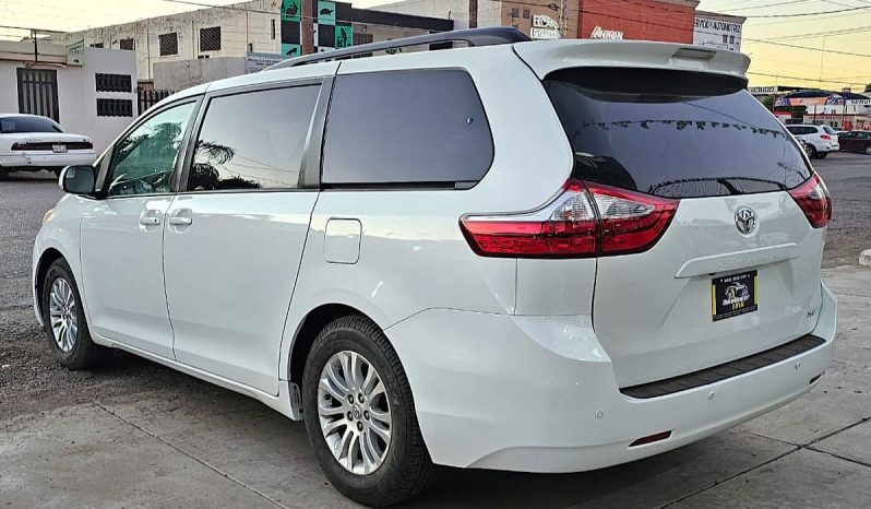 Toyota Sienna XLE 2017 lleno