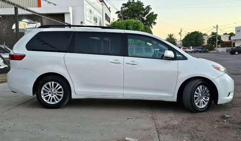 Toyota Sienna XLE 2017 lleno