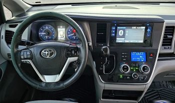 Toyota Sienna XLE 2017 lleno