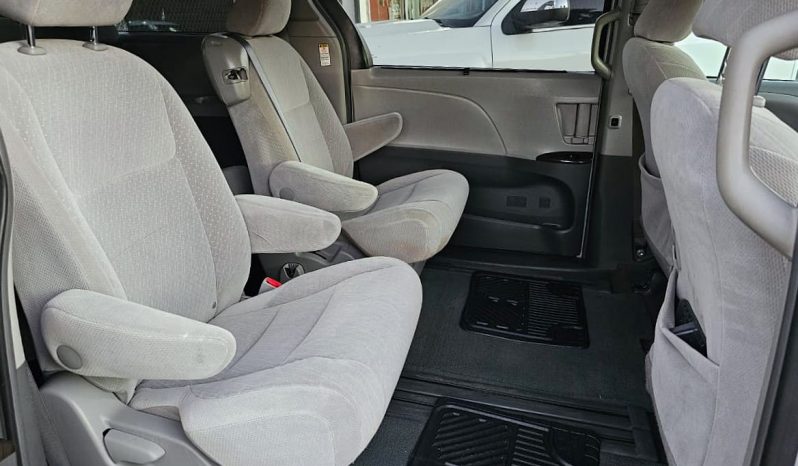 Toyota Sienna XLE 2017 lleno