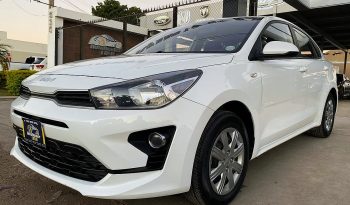 Kia Rio LS 2022 lleno