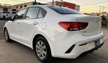 Kia Rio LS 2022 lleno