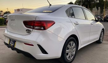 Kia Rio LS 2022 lleno